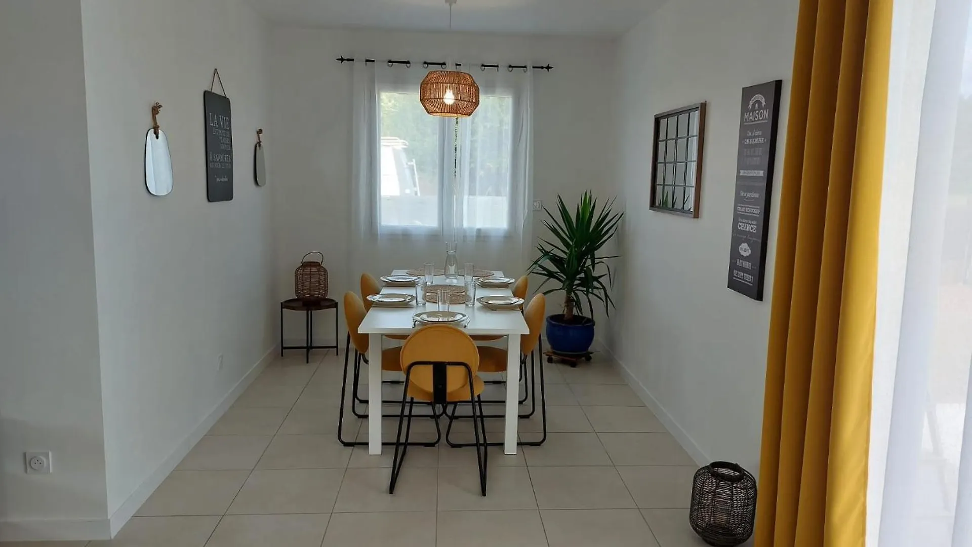 Maison Neuve A Bessens Villa